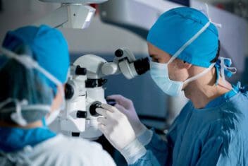 Ophthalmologist Surgeons