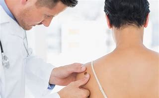 Swelling of the surface of the skin into red- or s
